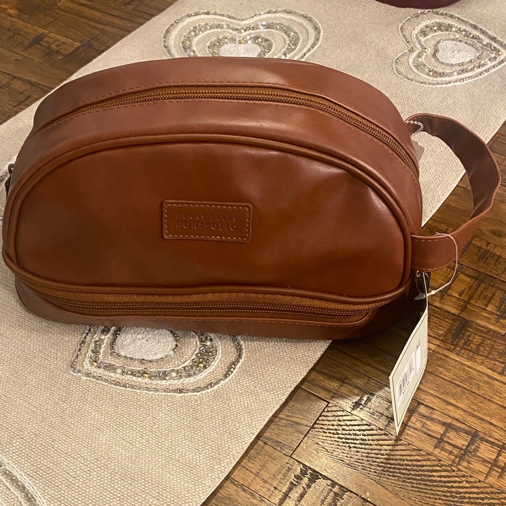 Perry Ellis Travel Kit with Bottle